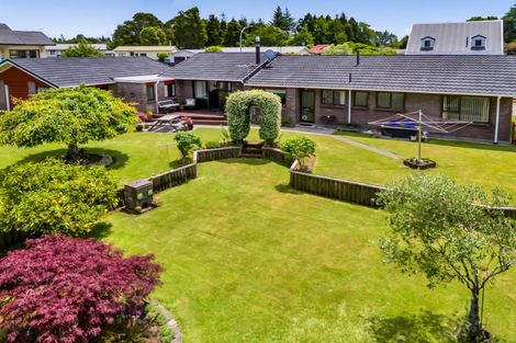 Photo of property in 21 Kowhai Street, Inglewood, 4330