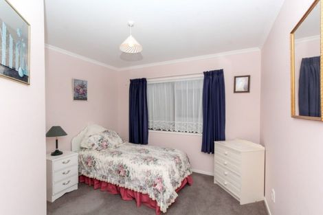 Photo of property in 68 Waiwaka Terrace, Strandon, New Plymouth, 4312