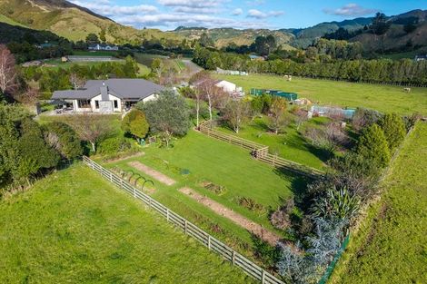 Photo of property in 56 Mickell Road, Hautere, Otaki, 5582