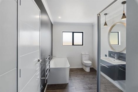 Photo of property in 13 Oxnam Place, Foxton Beach, Foxton, 4815