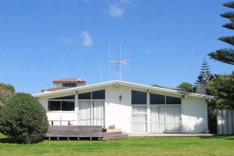 Photo of property in 13 Taylor Road, Papamoa Beach, Papamoa, 3118