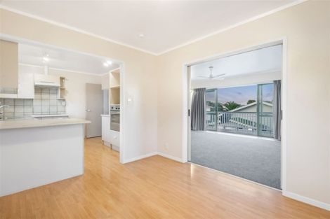 Photo of property in 4122a Great North Road, Glen Eden, Auckland, 0602