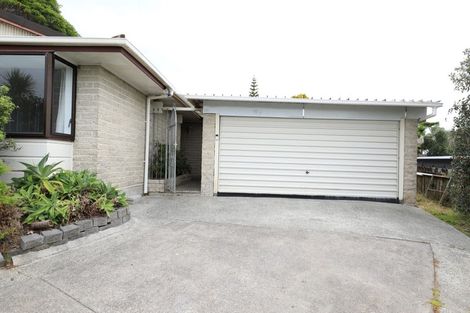 Photo of property in 118 Glenmore Road, Sunnyhills, Auckland, 2010