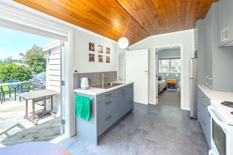 Photo of property in 127 Main Street, Greytown, 5712