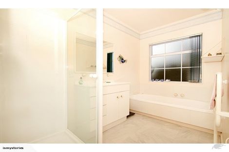 Photo of property in 2/148 Oaktree Avenue, Browns Bay, Auckland, 0630