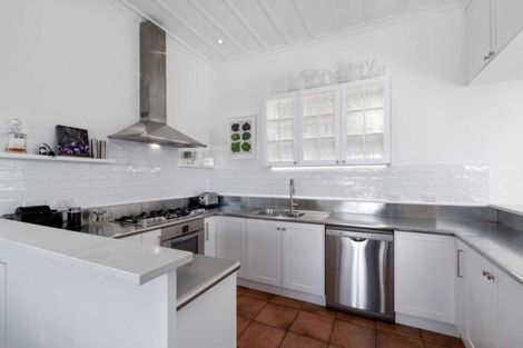 Photo of property in 1/86 Birkenhead Avenue, Birkenhead, Auckland, 0626