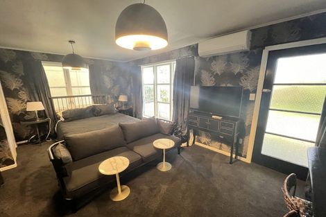 Photo of property in 35 Patanga Crescent, Thorndon, Wellington, 6011