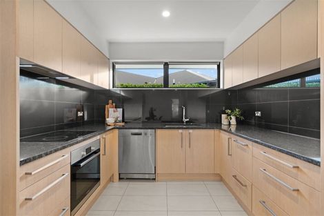 Photo of property in 2 Meyer Crescent, Halswell, Christchurch, 8025