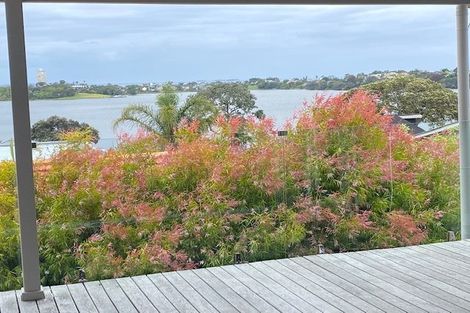 Photo of property in 1/29 Pupuke Road, Takapuna, Auckland, 0622