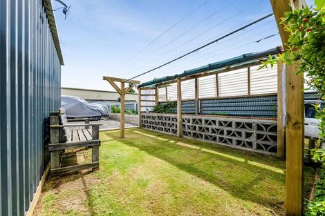 Photo of property in 180 Waihi Road, Hawera, 4610