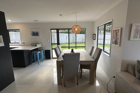 Photo of property in 94 Brian Crescent, Stanmore Bay, Whangaparaoa, 0932