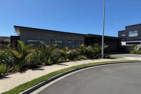 Photo of property in 13 Te Ara O Ngakeiha, Fitzroy, New Plymouth, 4312