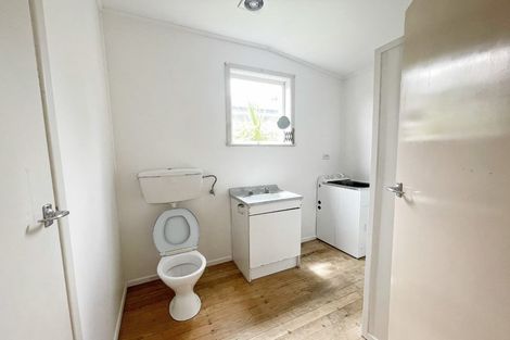 Photo of property in 31 Newhaven Terrace, Mairangi Bay, Auckland, 0630