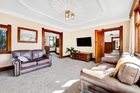 Photo of property in 6 Ridge Lane, New Plymouth, 4310