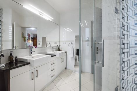 Photo of property in 42 Bayview Road, Browns Bay, Auckland, 0630