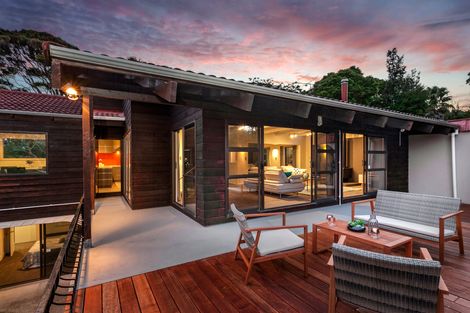 Photo of property in 24 Atarua Gardens, Waiatarua, Auckland, 0604