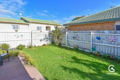 Photo of property in 2/94 Pah Road, Papatoetoe, Auckland, 2025