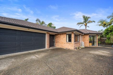 Photo of property in 60 Cabeleigh Drive, Helensville, 0800
