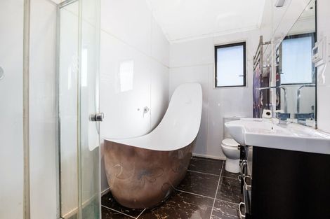 Photo of property in 10 Hereford Street, Cannons Creek, Porirua, 5024