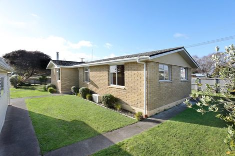 Photo of property in 1 Edward Street, Bulls, 4818