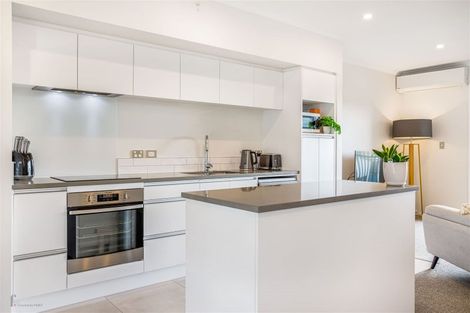 Photo of property in 8 Raranga Lane, Hobsonville, Auckland, 0616