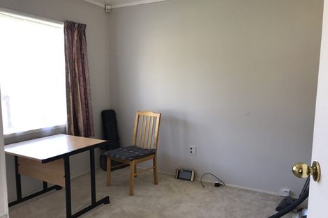 Photo of property in 1/1 Ballater Place, Highland Park, Auckland, 2010