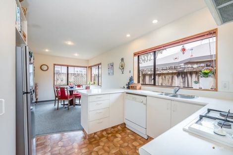 Photo of property in 2/14 Vincent Street, Waterloo, Lower Hutt, 5011