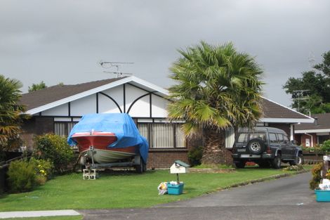 Photo of property in 8 Tulloch Place, Conifer Grove, Takanini, 2112