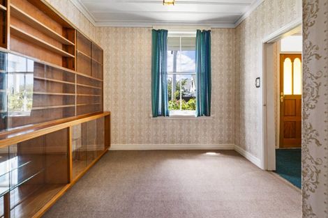 Photo of property in 8 Ross Street, Marton, 4710