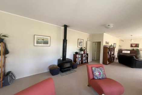 Photo of property in 92a Forest Lakes Road, Otaki, 5583