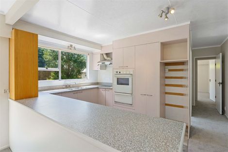 Photo of property in 30 Fleetwood Grove, Waikanae, 5036