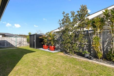 Photo of property in 28 Oakwood Way, Papamoa Beach, Papamoa, 3118
