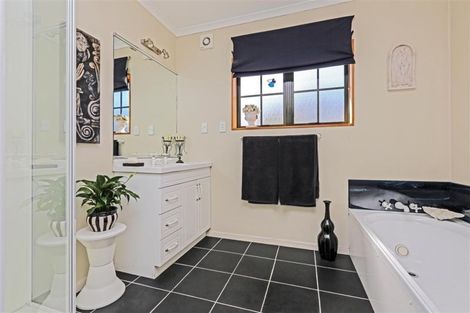 Photo of property in 42 Mission Road, Greenmeadows, Napier, 4112