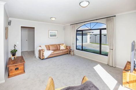 Photo of property in 31 Nielsen Gardens, Rototuna, Hamilton, 3210