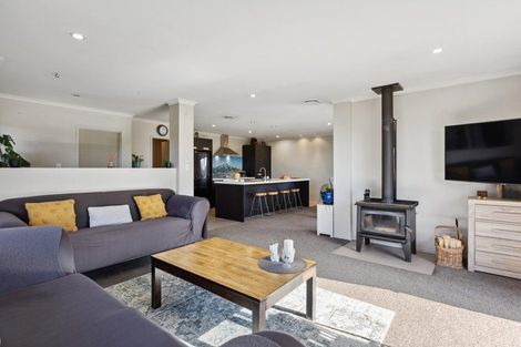 Photo of property in 21b Heta Road, Highlands Park, New Plymouth, 4312