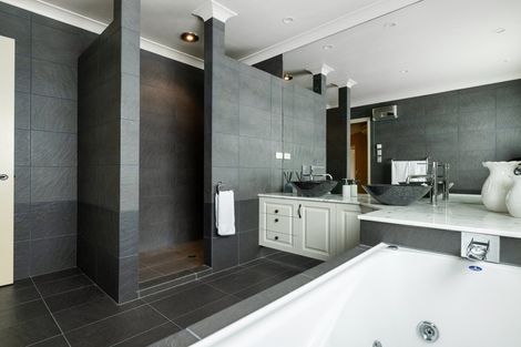 Photo of property in 16 Riddington Rise, Ohauiti, Tauranga, 3112