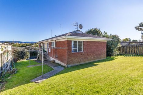Photo of property in 2/76 Millbrook Road, Henderson, Auckland, 0612