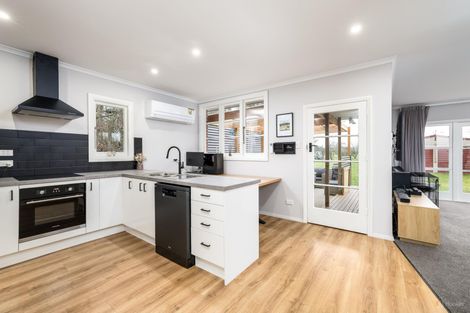 Photo of property in 58 Timaru Road, Waimate, 7924