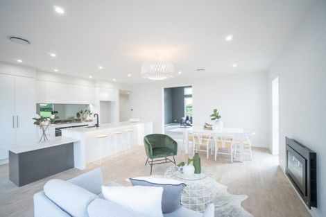 Photo of property in 9 Loveston Lane, Kelvin Grove, Palmerston North, 4470