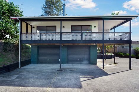 Photo of property in 10 Claverdon Drive, Massey, Auckland, 0614