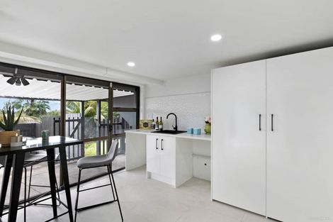 Photo of property in 1/111 Arran Road, Browns Bay, Auckland, 0630