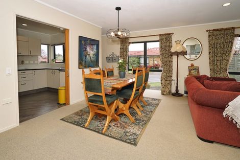 Photo of property in 54 Grosvenor Gardens, Flagstaff, Hamilton, 3210