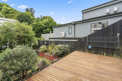 Photo of property in 20b Kellsmere Crescent, Island Bay, Wellington, 6023
