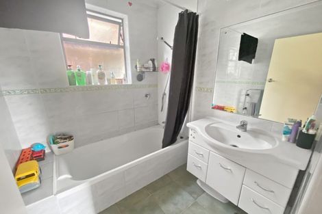 Photo of property in 75 Verbena Road, Birkdale, Auckland, 0626