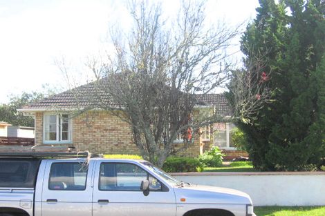 Photo of property in 2 Wilsher Crescent, Henderson, Auckland, 0612