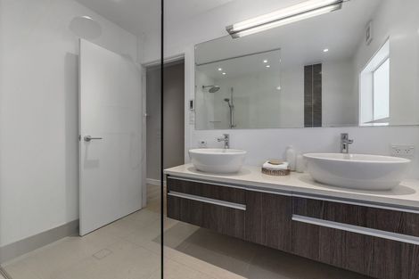 Photo of property in 76 Churchill Road, Murrays Bay, Auckland, 0630