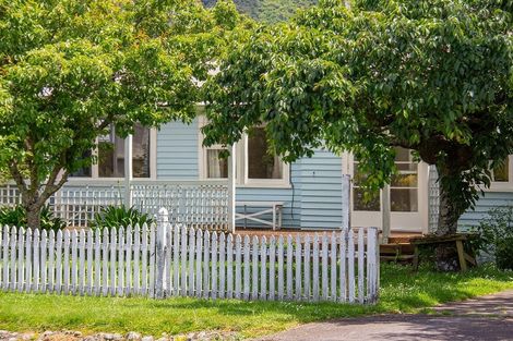 Photo of property in 12 Bethune Street, Featherston, 5710