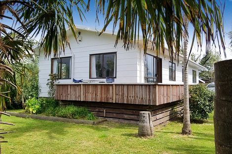 Photo of property in 1/32 Parakai Avenue, Parakai, 0830