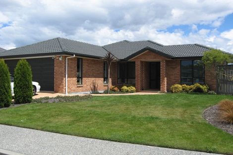 Photo of property in 18 Parkside Crescent, Northwood, Christchurch, 8051