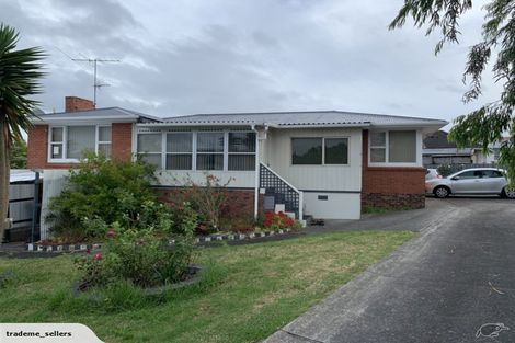 Photo of property in 15 Kiernan Place, Kelston, Auckland, 0602